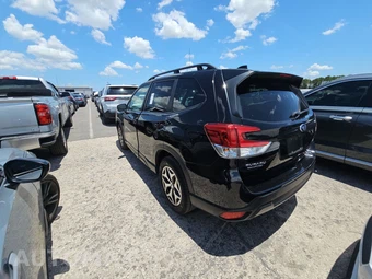 2024 Subaru Forester Premium - miniatura 6