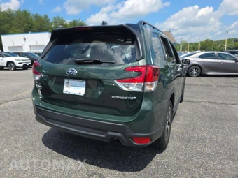 2024 Subaru Forester Premium - miniatura 3