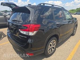 2024 Subaru Forester Premium - miniatura 4