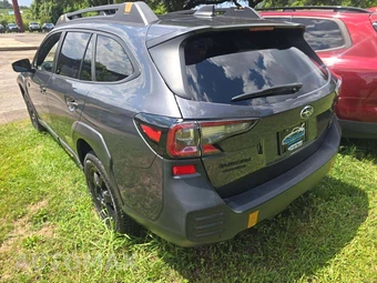 2024 Subaru Outback Wilderness - miniatura 2