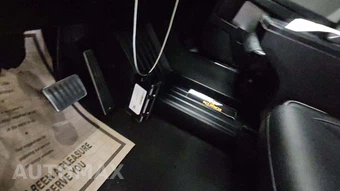 2024 Tesla Cybertruck Crew Cab Medium Bed - miniatura 21