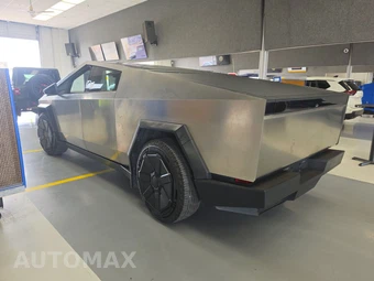 2024 Tesla Cybertruck Crew Cab Medium Bed - miniatura 6