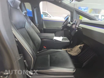 2024 Tesla Cybertruck Crew Cab Medium Bed - miniatura 8
