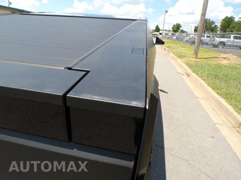 2024 Tesla Cybertruck Crew Cab Medium Bed - miniatura 29