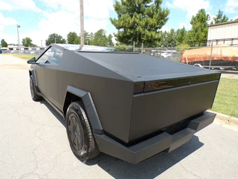 2024 Tesla Cybertruck Crew Cab Medium Bed - miniatura 8