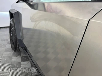 2024 Tesla Cybertruck Crew Cab Medium Bed - miniatura 23