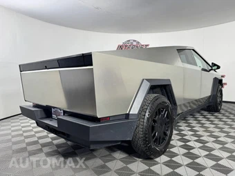 2024 Tesla Cybertruck Crew Cab Medium Bed - miniatura 26