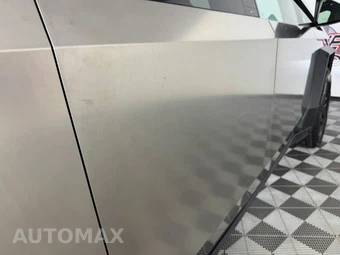 2024 Tesla Cybertruck Crew Cab Medium Bed - miniatura 27