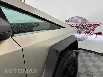 2024 Tesla Cybertruck Crew Cab Medium Bed - miniatura 29