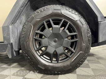 2024 Tesla Cybertruck Crew Cab Medium Bed - miniatura 42
