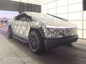 2024 Tesla Cybertruck Crew Cab Medium Bed - miniatura 3