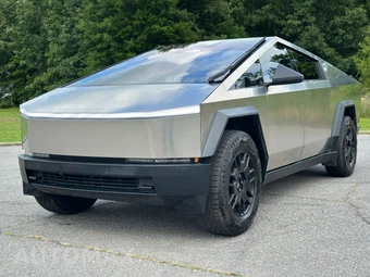 2024 Tesla Cybertruck Crew Cab Medium Bed - car from the USA, Manheim Buy-Now listing at AUTOMAX