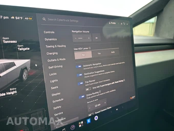 2024 Tesla Cybertruck Crew Cab Medium Bed - miniatura 29