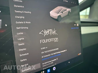 2024 Tesla Cybertruck Crew Cab Medium Bed - miniatura 30