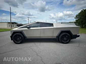 2024 Tesla Cybertruck Crew Cab Medium Bed - miniatura 8