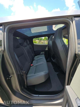 2024 Tesla Cybertruck Crew Cab Medium Bed - miniatura 13