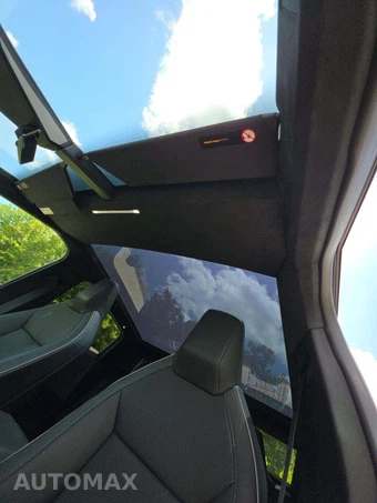 2024 Tesla Cybertruck Crew Cab Medium Bed - miniatura 8