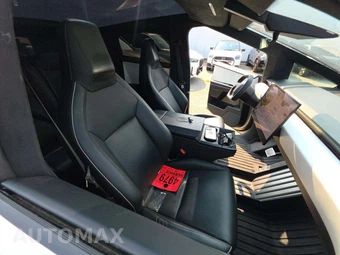 2024 Tesla Cybertruck Crew Cab Medium Bed - miniatura 18