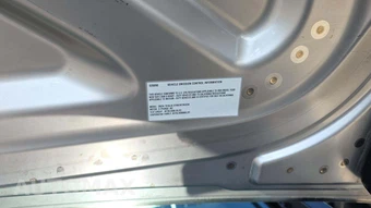 2024 Tesla Cybertruck Crew Cab Medium Bed - miniatura 21