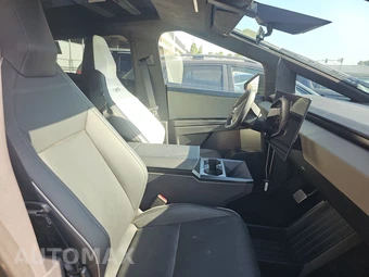 2024 Tesla Cybertruck Crew Cab Medium Bed - miniatura 8