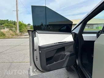 2024 Tesla Cybertruck Crew Cab Medium Bed - miniatura 13