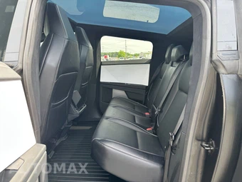 2024 Tesla Cybertruck Crew Cab Medium Bed - miniatura 14