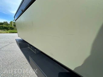 2024 Tesla Cybertruck Crew Cab Medium Bed - miniatura 37