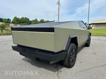 2024 Tesla Cybertruck Crew Cab Medium Bed - miniatura 5