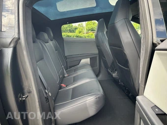 2024 Tesla Cybertruck Crew Cab Medium Bed - miniatura 17