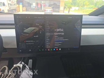 2024 Tesla Cybertruck Crew Cab Medium Bed - miniatura 6