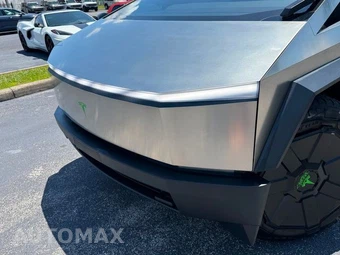 2024 Tesla Cybertruck Crew Cab Medium Bed - miniatura 12