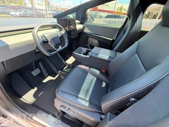 2024 Tesla Cybertruck Crew Cab Medium Bed - miniatura 13