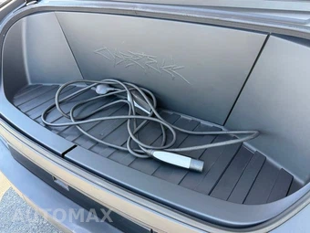 2024 Tesla Cybertruck Crew Cab Medium Bed - miniatura 30