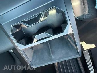 2024 Tesla Cybertruck Crew Cab Medium Bed - miniatura 34