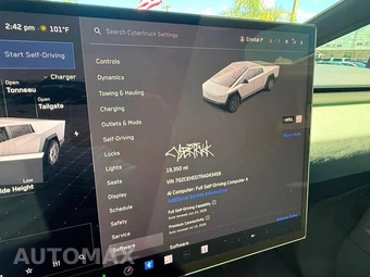 2024 Tesla Cybertruck Crew Cab Medium Bed - miniatura 39
