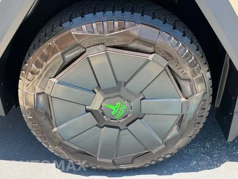 2024 Tesla Cybertruck Crew Cab Medium Bed - miniatura 40
