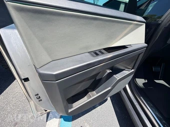 2024 Tesla Cybertruck Crew Cab Medium Bed - miniatura 43