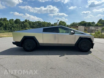 2024 Tesla Cybertruck Crew Cab Medium Bed - miniatura 4