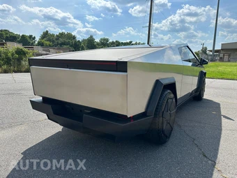 2024 Tesla Cybertruck Crew Cab Medium Bed - miniatura 5