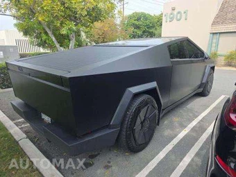 2024 Tesla Cybertruck Cyberbeast Crew Cab Medium Bed - miniatura 3