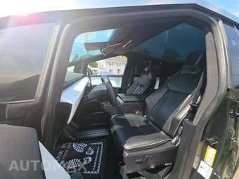 2024 Tesla Cybertruck Cyberbeast Crew Cab Medium Bed - miniatura 3