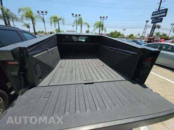 2024 Tesla Cybertruck Cyberbeast Crew Cab Medium Bed - miniatura 14