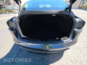 2024 Tesla Model 3 Long Range - miniatura 11
