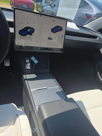 2024 Tesla Model 3 Performance – miniatura 10
