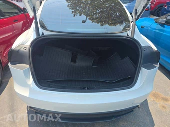 2024 Tesla Model 3 Performance – miniatura 14