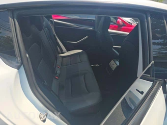 2024 Tesla Model 3 Performance – miniatura 16