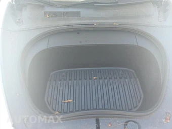 2024 Tesla Model 3 Standard Range - miniatura 19