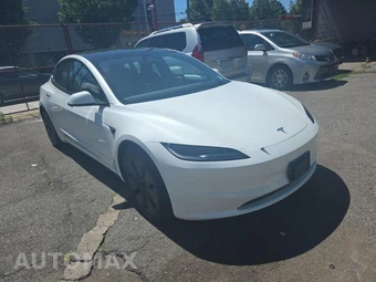 2024 Tesla Model 3 Standard Range - miniatura 3