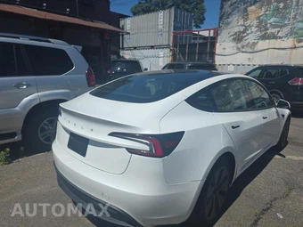 2024 Tesla Model 3 Standard Range - miniatura 4