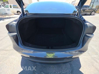 2024 Tesla Model 3 Standard Range - miniatura 11